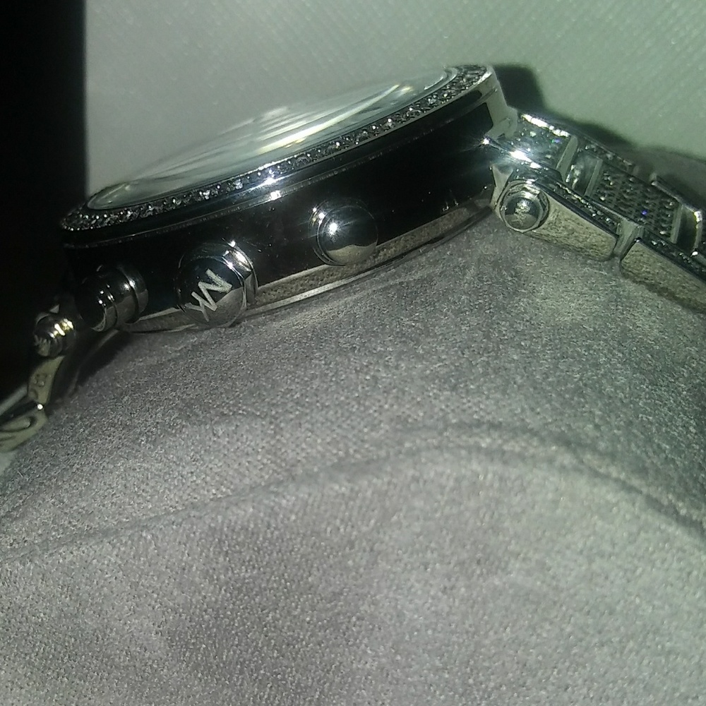 (2 LEFT IN STOCK) Michael Kors Swarovski Crystal - Picture 3 of 7
